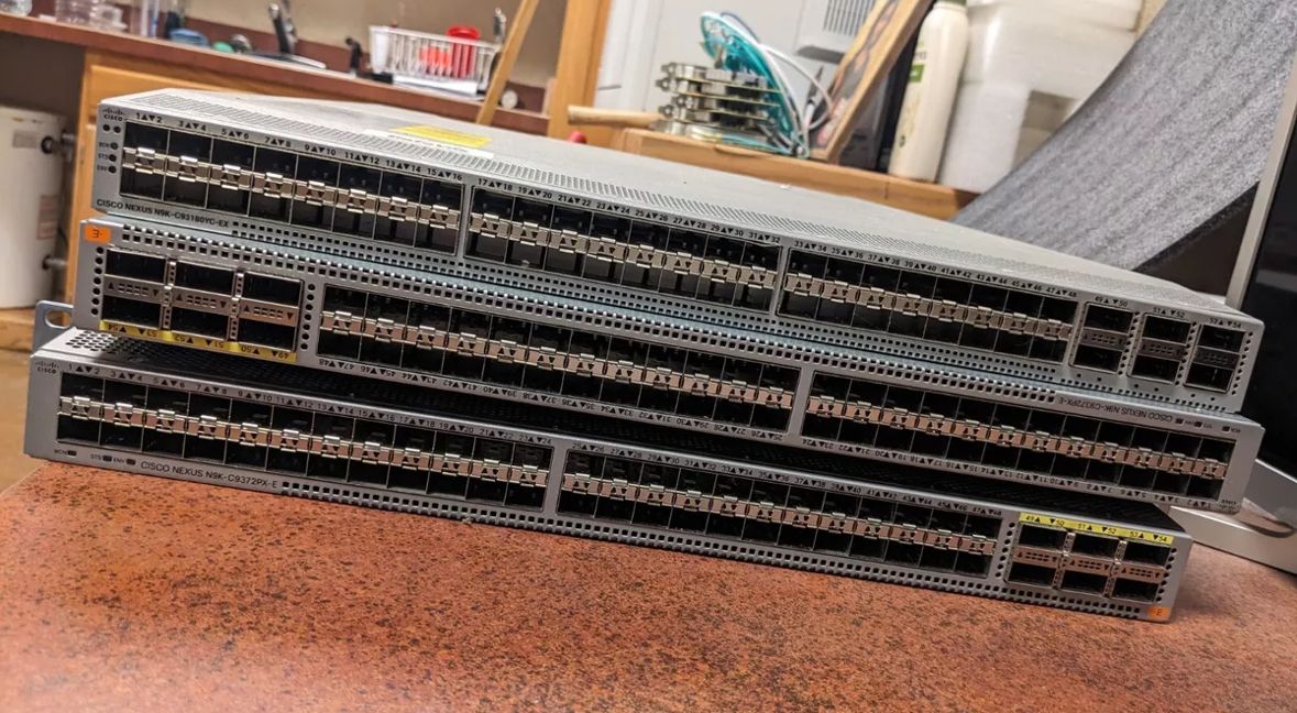 Коммутатор Cisco N9K-C93180YC-EX Used Б/У
