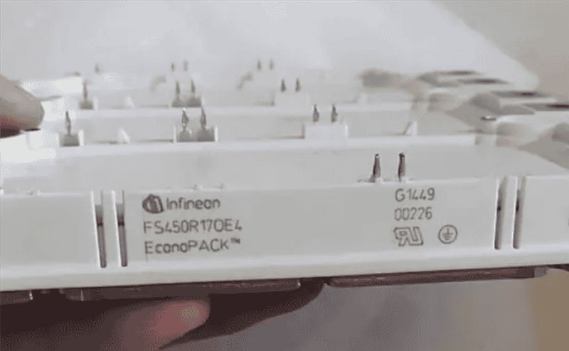 Модуль INFINEON FS450R17OE4