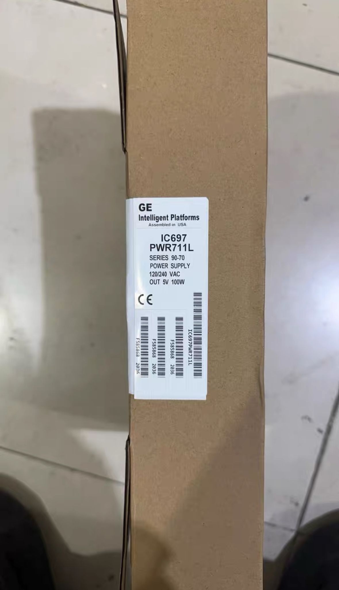 Модуль GE Fanuc IC697PWR711L