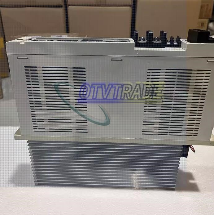 Модуль MITSUBISHI AC SERVO DRIVE MDS-A-V2-1010 MDSAV21010