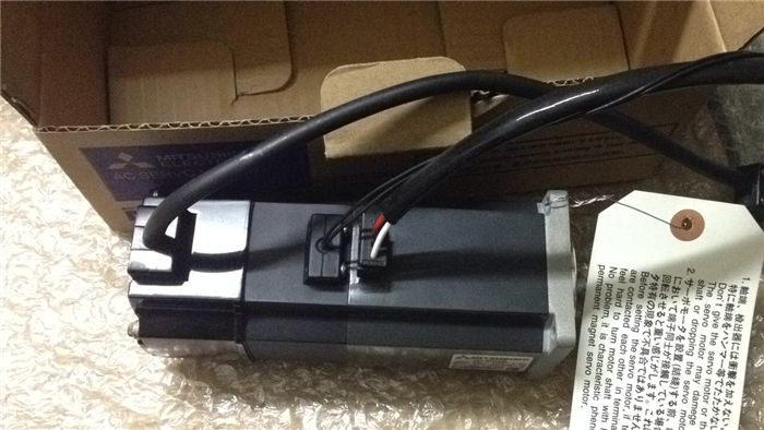 Модуль MITSUBISHI AC SERVO MOTOR HC-MFS43B ORIGINAL