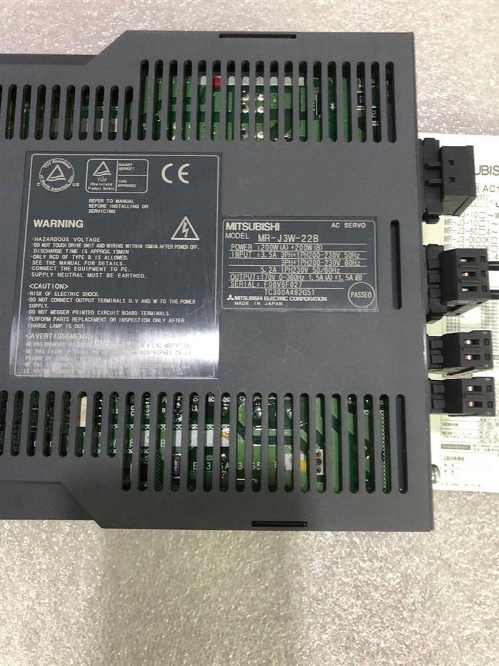Модуль MITSUBISHI AC SERVO DRIVER MR-J3W-22B MRJ3W22B