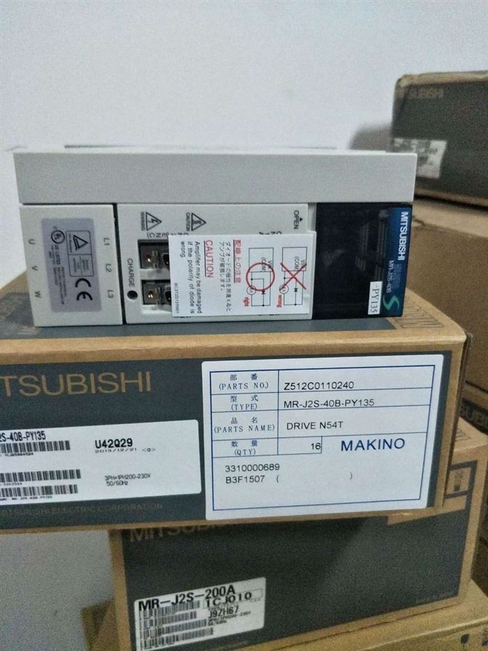 Модуль MITSUBISHI AC SERVO DRIVER MR-J2S-40B-PY135