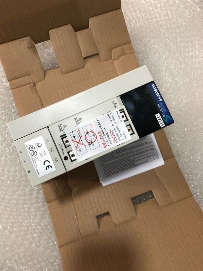 Модуль MITSUBISHI AC SERVO DRIVER MR-J2S-60B-PY135