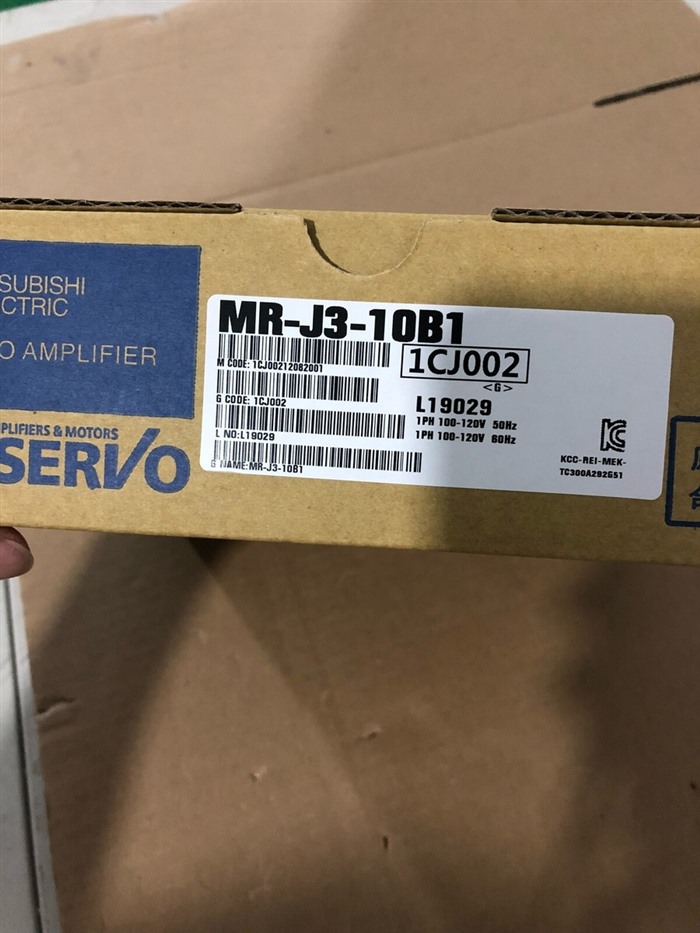 Модуль MITSUBISHI AC SERVO DRIVER MR-J3-10B1