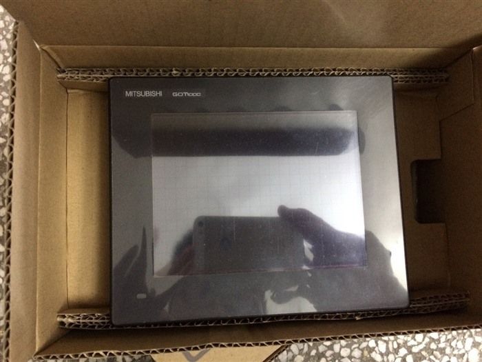 Модуль MITSUBISHI GT1055-QSBD GT1055QSBD TOUCH PANEL