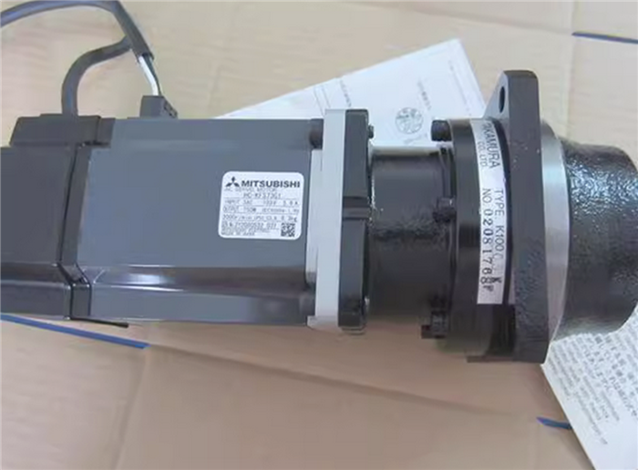 Модуль Mitsubishi HC-MFS73G1 Servo Motor