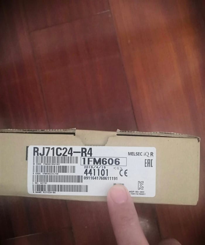 Модуль Mitsubishi Electric RJ71C24-R4