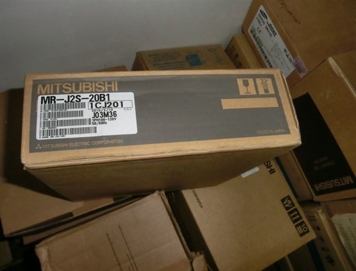 Модуль MITSUBISHI AC SERVO DRIVER MR-J2S-20B1 ORIGINAL