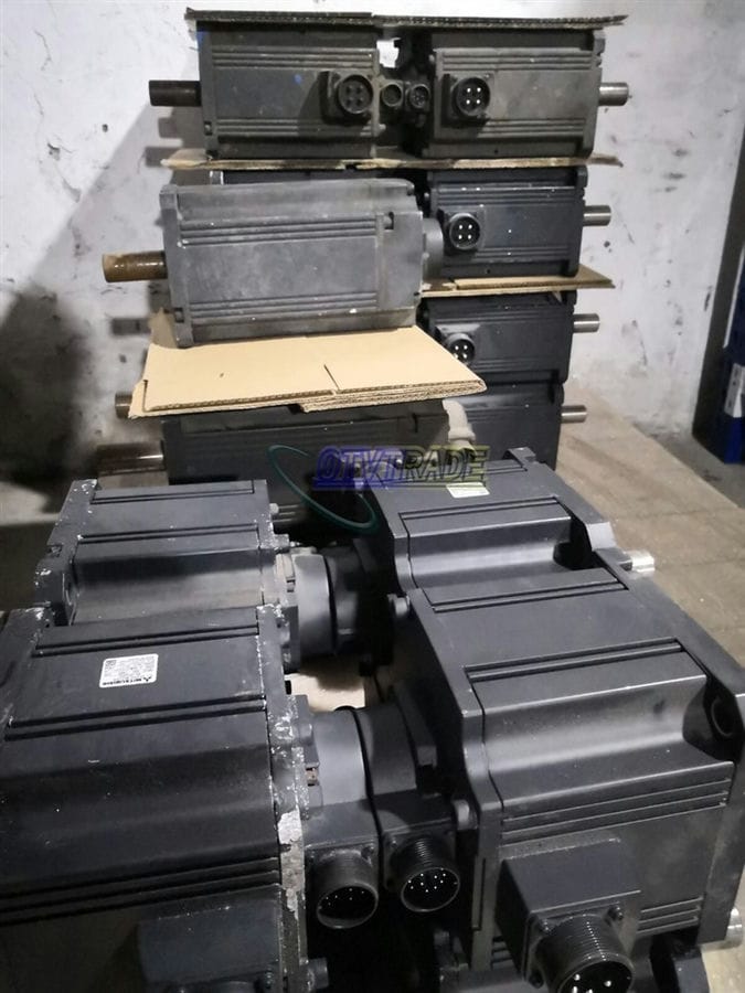 Модуль MITSUBISHI J2S HC-SFS352K AC SERVO MOTOR 3.5kW