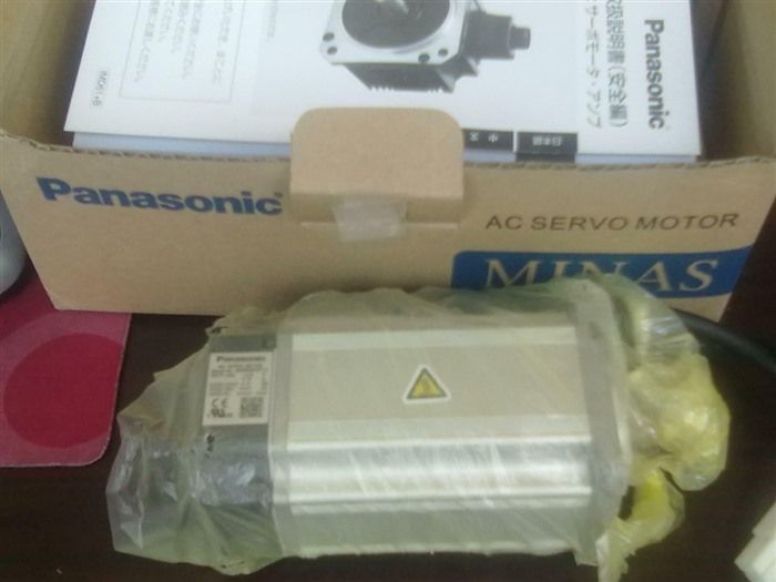 Модуль Panasonic MHMD042P1C AC Servo Motor