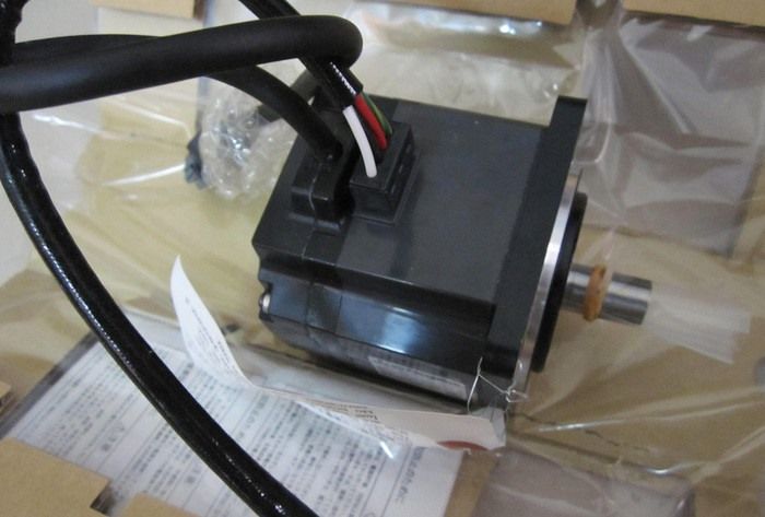 Модуль MITSUBISHI HC-UFS23 Servo Motor HCUFS23
