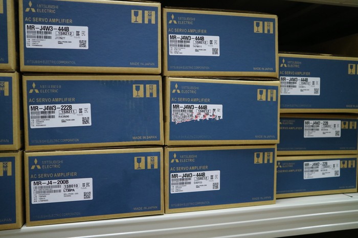 Модуль MITSUBISHI AC SERVO DRIVER MR-J4W3-44B