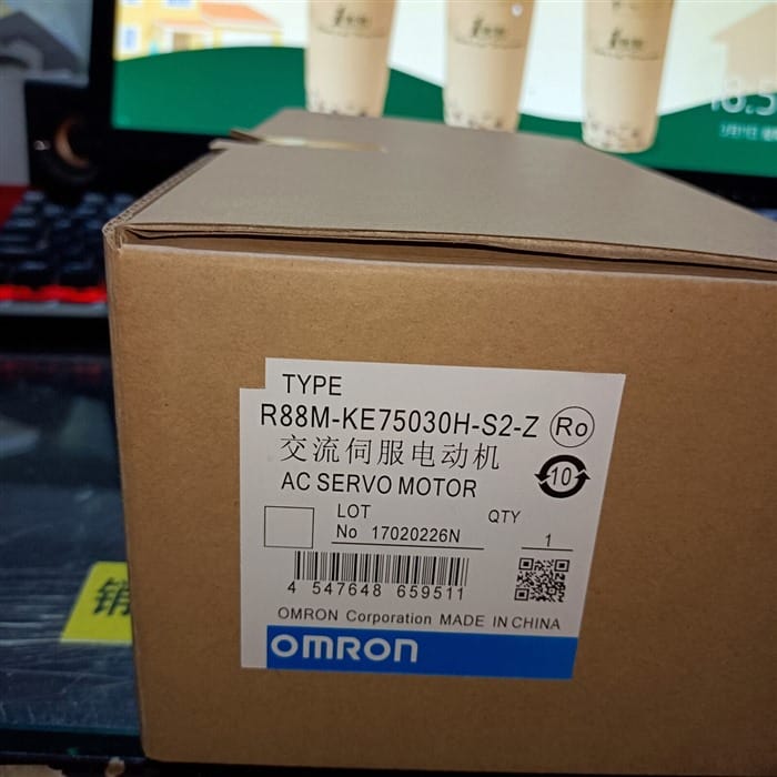 Модуль Omron R88M-KE75030H-S2-Z