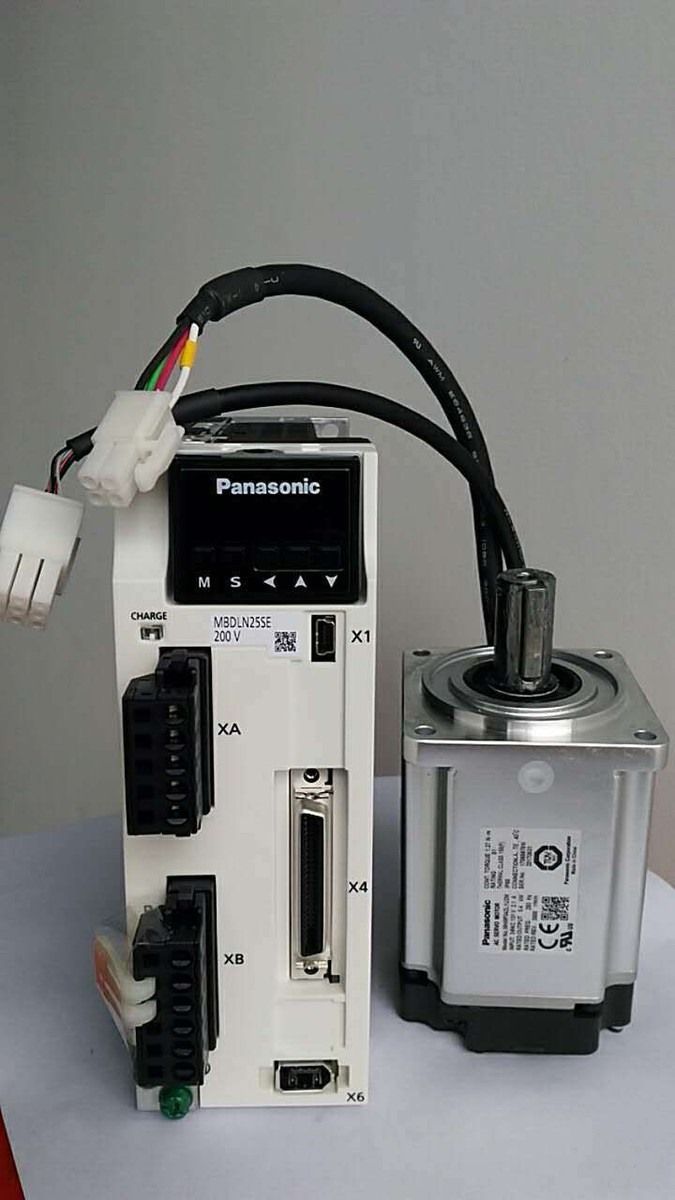 Модуль PANASONIC MHMF042L1U2M+MBDLN25SE SERVO MOTOR MHMF042L1U2M+DRIVER MBDLN25SE