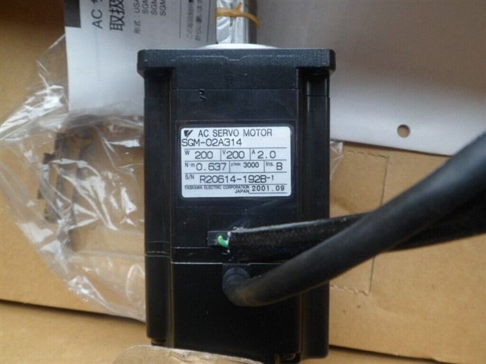 Модуль YASKAWA AC SERVO MOTOR SGM-02A314 SGM02A314