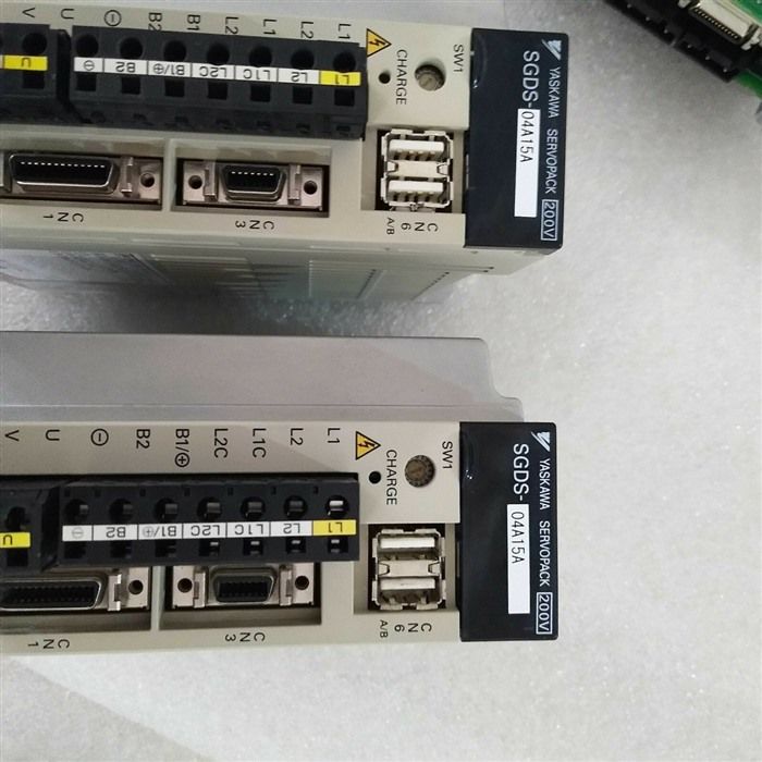 Модуль YASKAWA AC SERVO DRIVER SGDS-04A15A SGDS04A15A