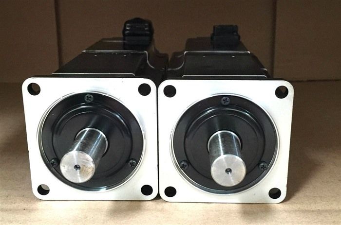 Модуль YASKAWA SGMAH-01A1A2C AC Servo Motor