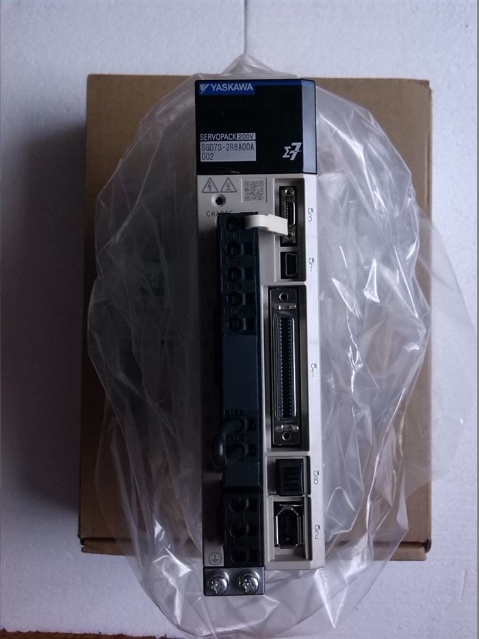 Модуль YASKAWA AC SERVO DRIVER SGD7S-2R8A00A002