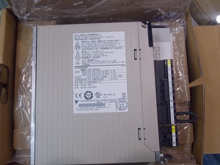 Модуль Yaskawa SGDV-R90A01B