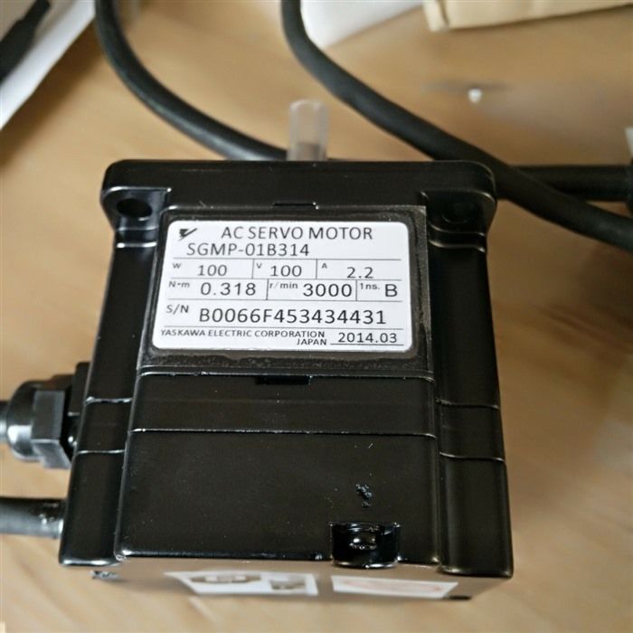 Модуль YASKAWA AC SERVO MOTOR SGMP-01B314 ORIGINAL