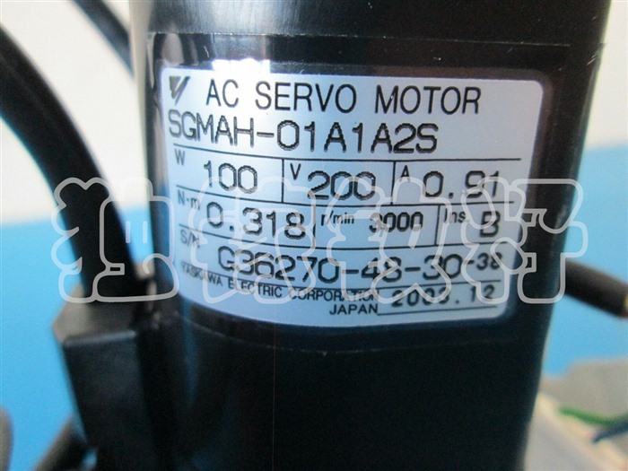 Модуль YASKAWA AC SERVO MOTOR SGMAH-01A1A2S SGMAH01A1A2S