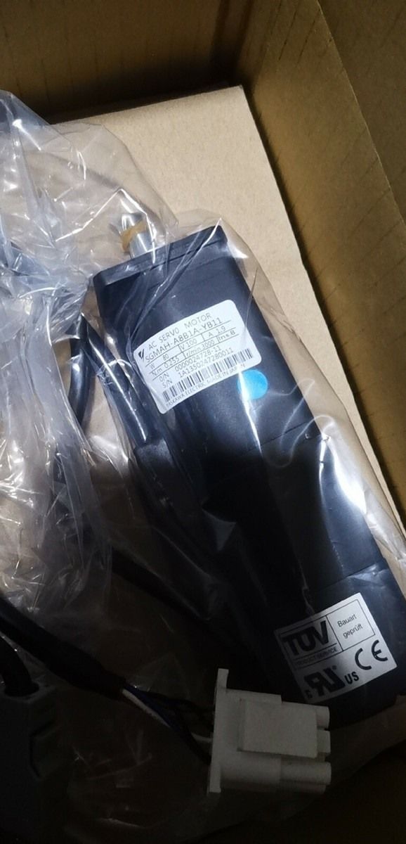 Модуль YASKAWA SGMAH-A8B1A-YB11 SERVO MOTOR SGMAHA8B1AYB11