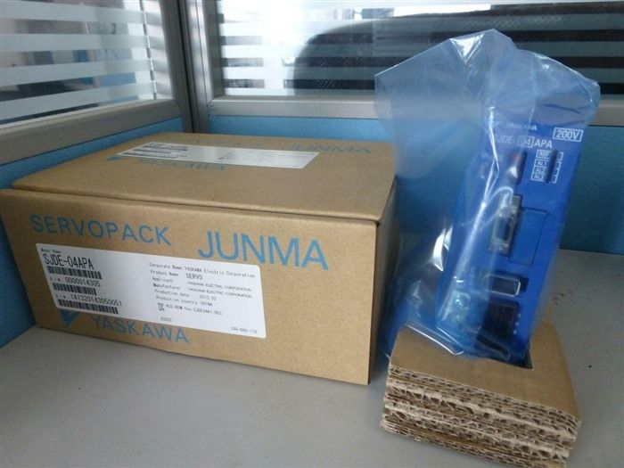 Модуль YASKAWA AC SERVO DRIVER SJDE-04APA SJDE04APA