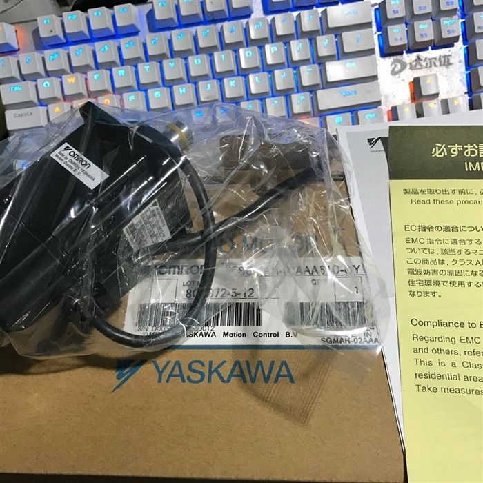Модуль Yaskawa Servo Motor SGMAH-02AAA6CD-OY SGMAH-02AAA6CD-0Y