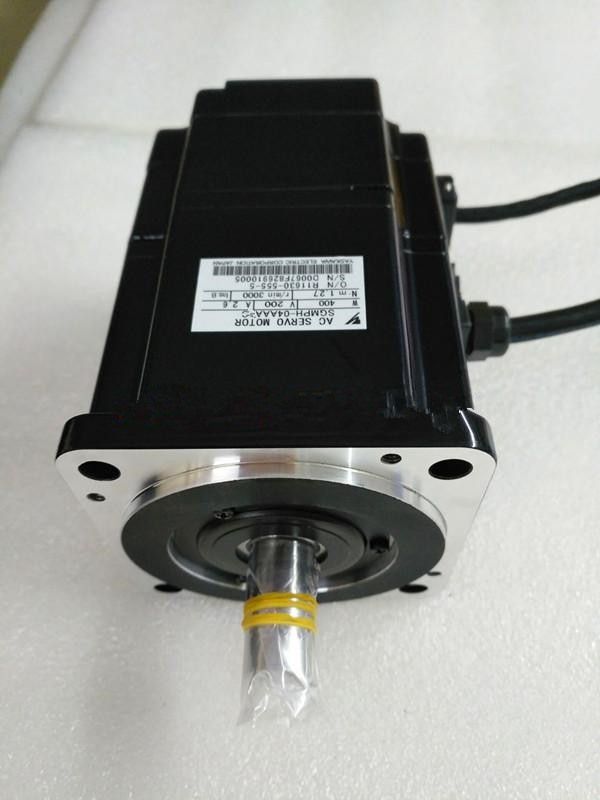 Модуль YASKAWA AC SERVO MOTOR SGMPH-04AAA21 SGMPH04AAA21 FREE PIN