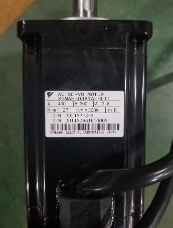Модуль YASKAWA SGMAH-04A1A-HL11 Servo Motor SGMAH-04A1AHL11 New
