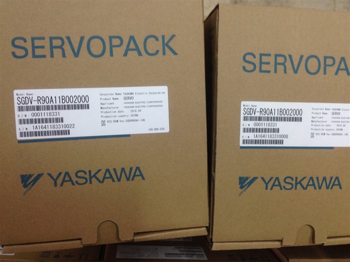 Модуль ORIGINAL YASKAWA AC SERVO DRIVER SGDV-R90A11B002000