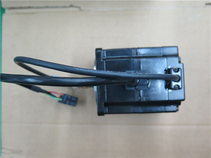 Модуль YASKAWA AC SERVO MOTOR SGMPH-02AAA2B