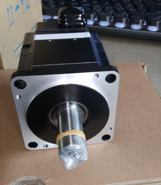 Модуль YASKAWA AC SERVO MOTOR SGMJV-04ADE6E SGMJV04ADE6E ORIGINAL