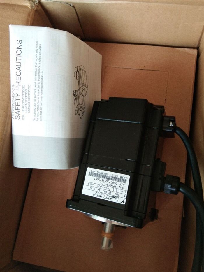 Модуль ORIGINAL YASKAWA AC SERVO MOTOR SGMPH-01AAA2C