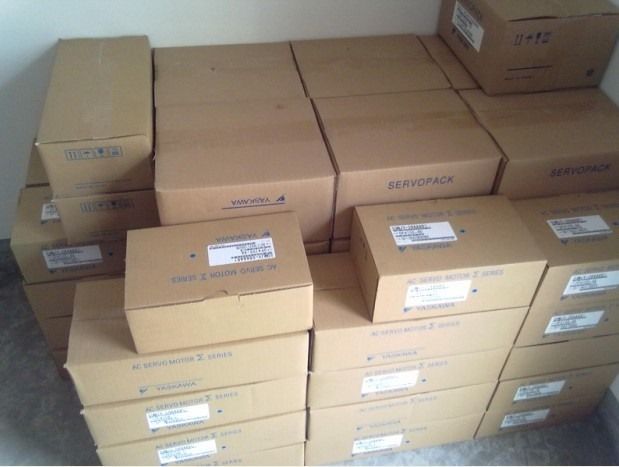 Модуль YASKAWA AC SERVO MOTOR SGME-04AF14 ORIGINAL