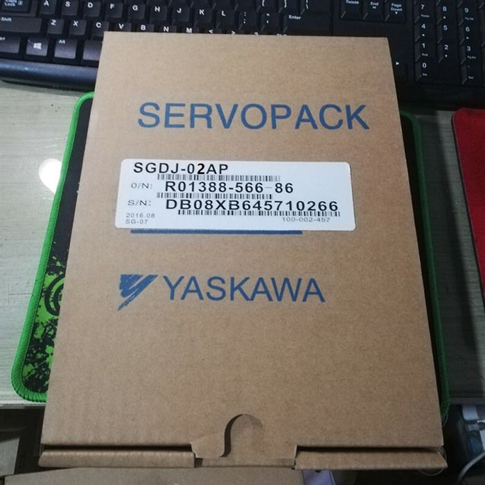 Модуль YASKAWA AC SERVO DRIVER SGDJ-02AP