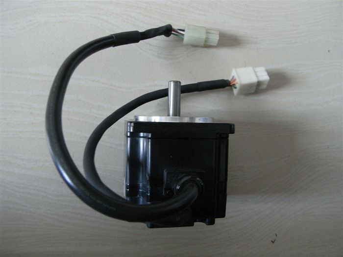 Модуль YASKAWA AC SERVO MOTOR SGMP-02B314 SGMP02B314