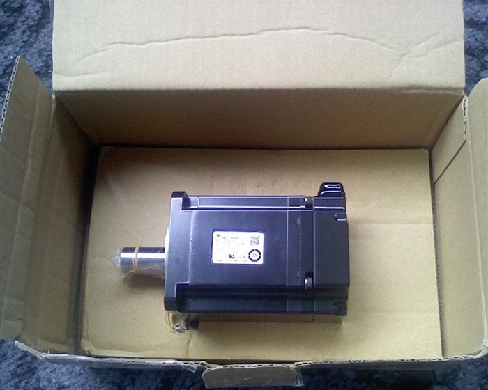 Модуль YASKAWA AC SERVO MOTOR SGMAV-08ADA21 ORIGINAL