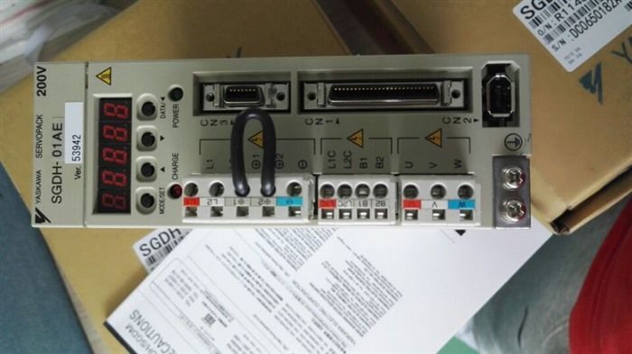 Модуль YASKAWA AC SERVO DRIVER SGDH-01AE SGDH01AE ORIGINAL