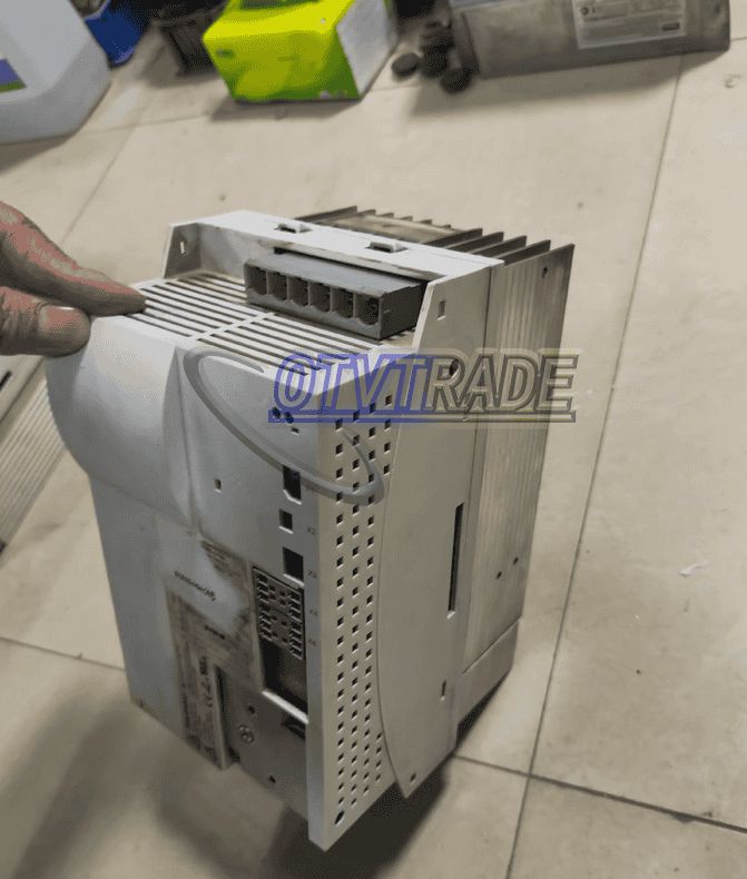 Модуль LENZE ECSEE040C4B Servo Drive