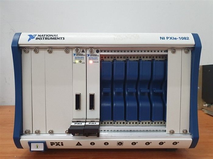 Модуль National Instruments PXIe-1082