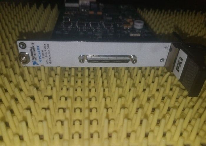 Модуль National Instruments PXIE-6124