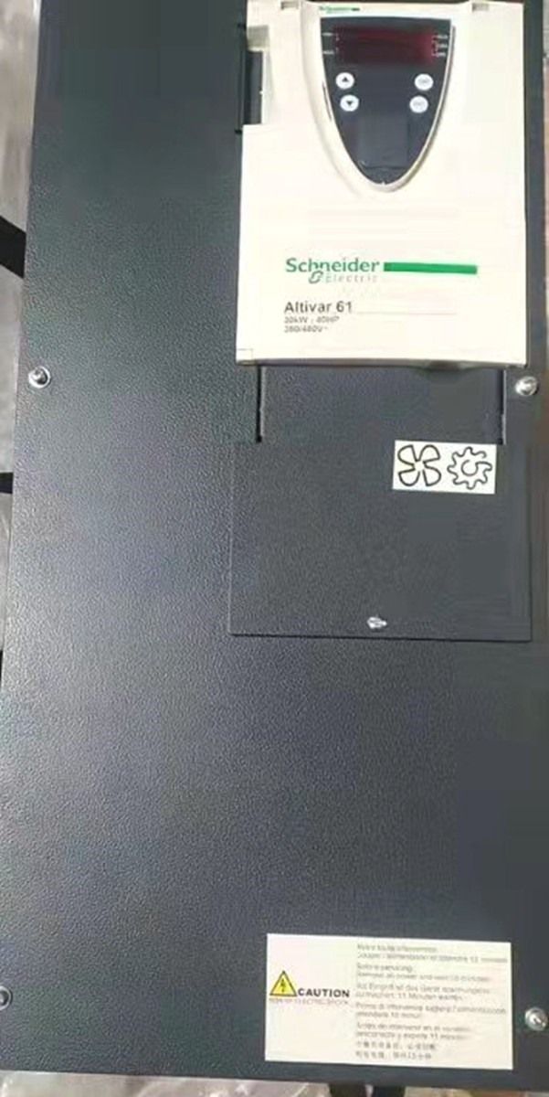 Модуль SCHNEIDER ATV61HD30N4Z 30KW 40HP AC DRIVE Inverter