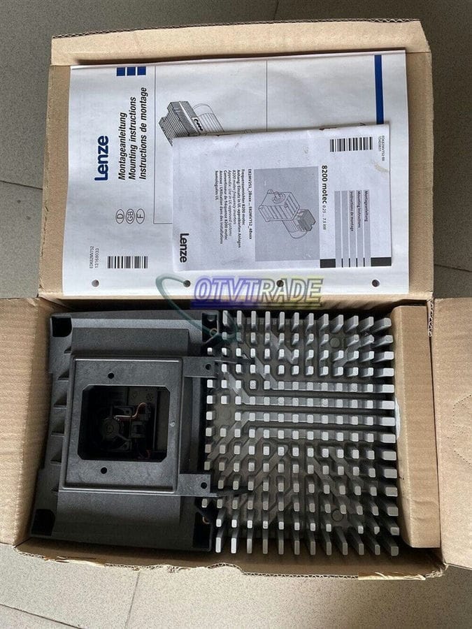 Модуль LENZE frequency converter 4KW E82MV402_ 4B151 E82MV402-4B151