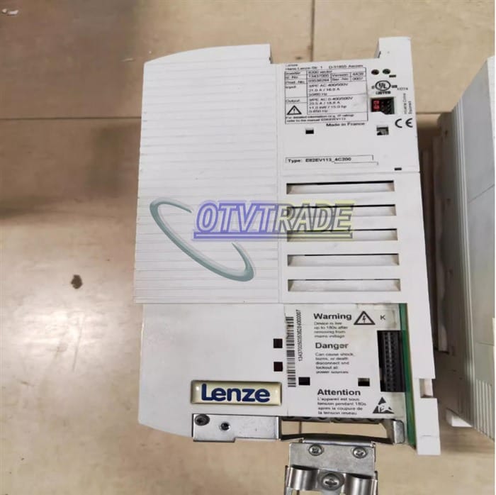 Модуль E82EV113_4C200 LENZE E82EV113K4C200 Inverter