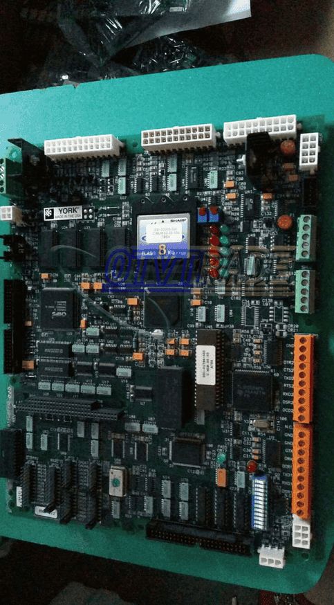 Модуль LENZE inverter E84AVTCE2224SX0