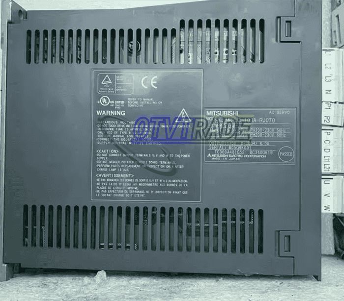Модуль MITSUBISHI Servo Drive MRJ3-100A-RJ070 MR-J3-100A-RJ070 MRJ3100ARJ070