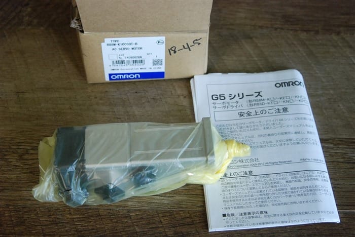 Модуль Omron R88M-K10030T-B Ac Servo Motor