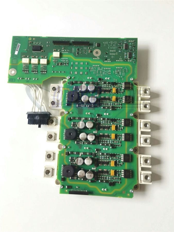 Модуль SIEMENS A5E00768956 FS450R12KE4 For 6SL3120-1TE32-0AA4 Power Module